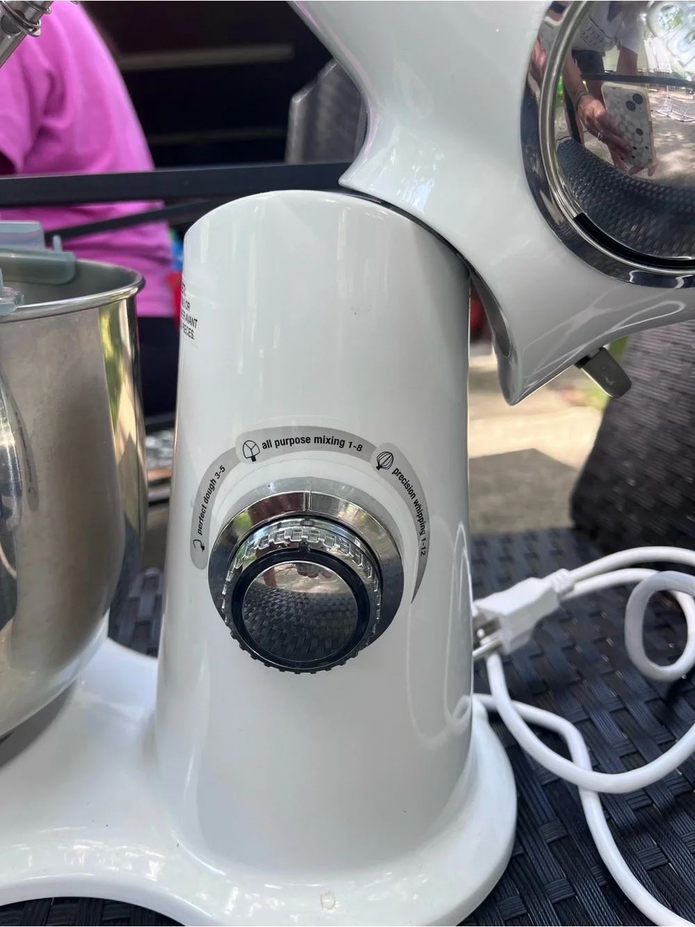 Cuisinart White Tilt-Head Stand Mixer with Stainless Bowl and Splash Guard